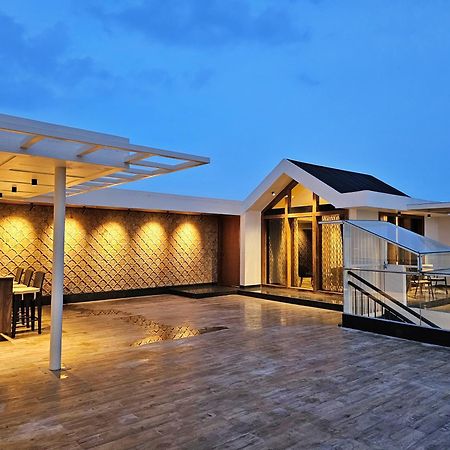 The Pentouz On 100 Feet Road Indiranagar - An Urban Luxury Retreat Apartment Bangalore Exterior photo