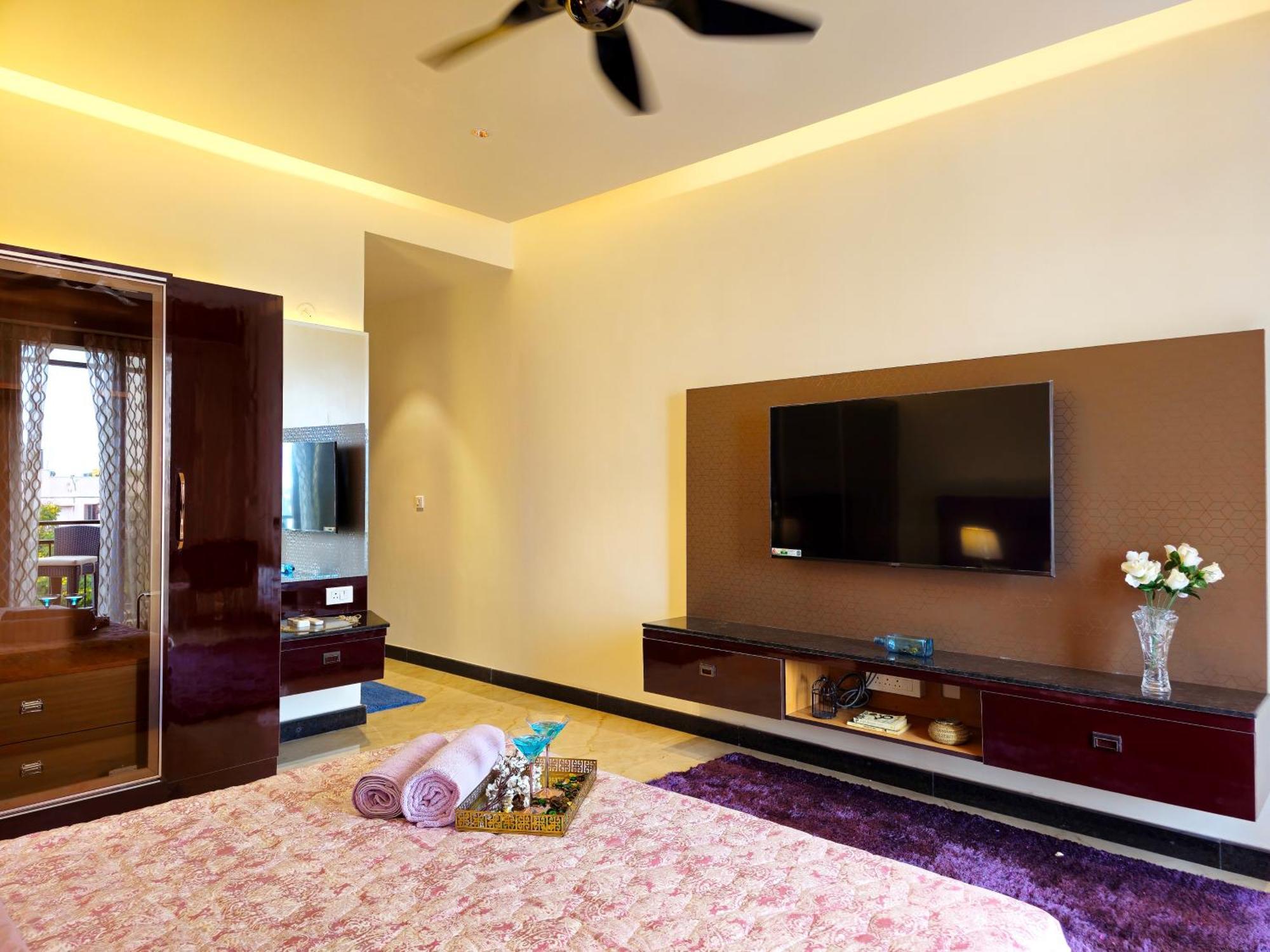 The Pentouz On 100 Feet Road Indiranagar - An Urban Luxury Retreat Apartment Bangalore Exterior photo