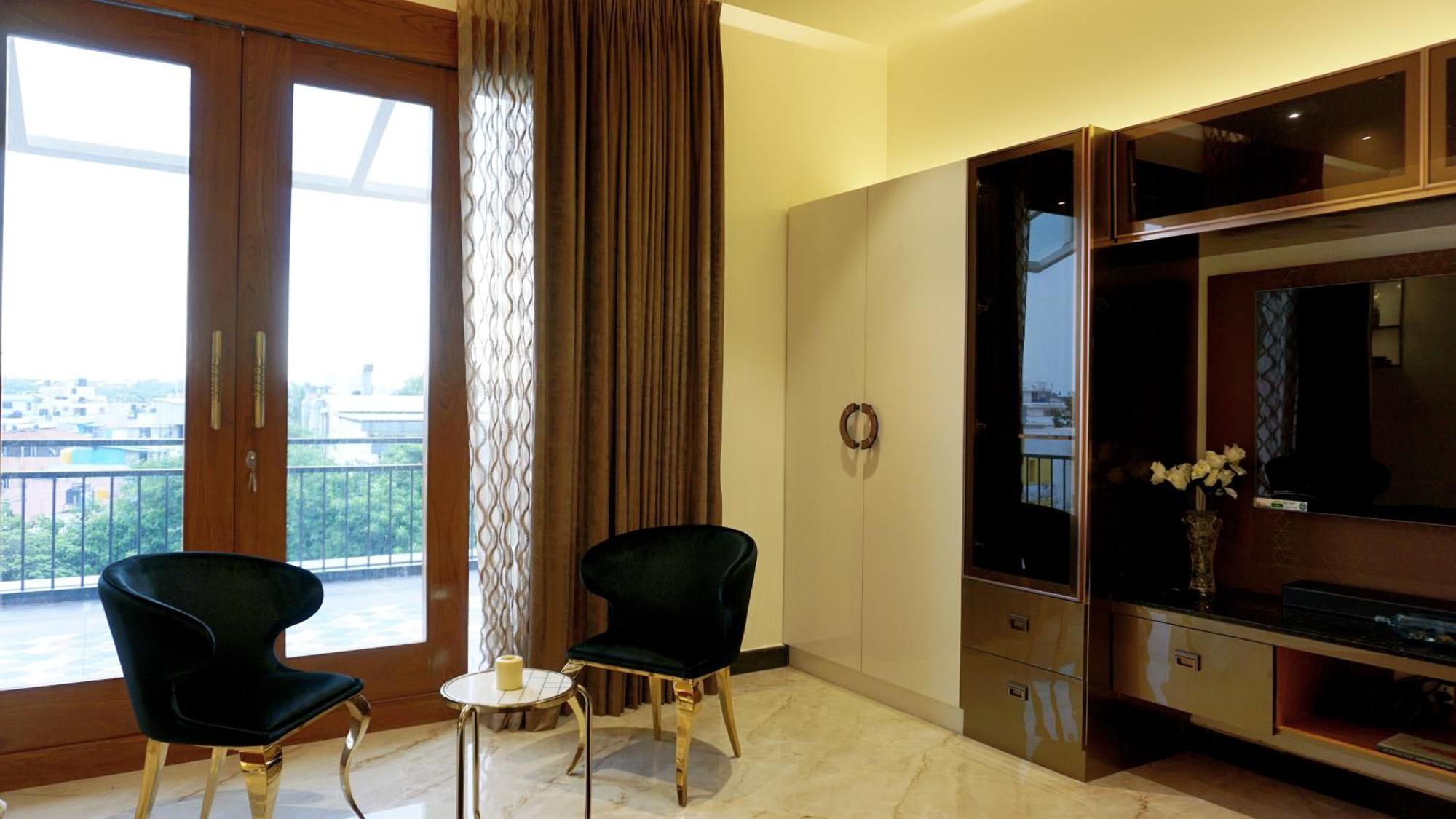 The Pentouz On 100 Feet Road Indiranagar - An Urban Luxury Retreat Apartment Bangalore Exterior photo