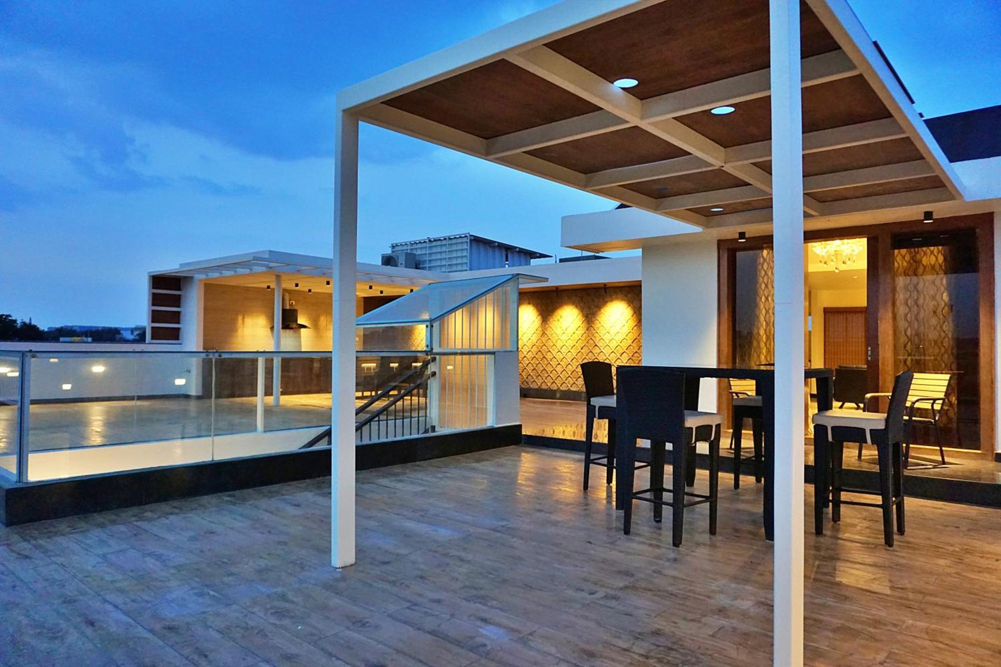 The Pentouz On 100 Feet Road Indiranagar - An Urban Luxury Retreat Apartment Bangalore Exterior photo